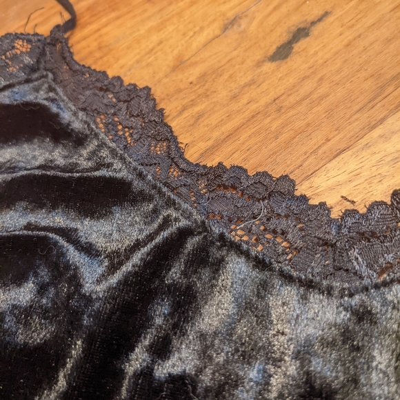 Velvet bodysuit - Picture 2 of 4